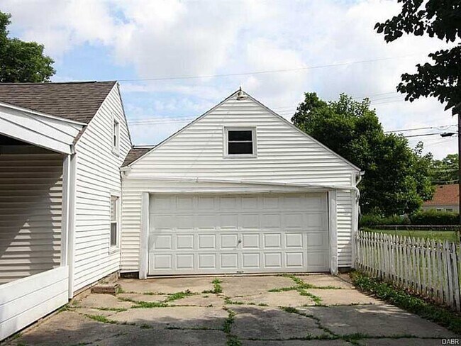 Building Photo - 25 Wolf Ave