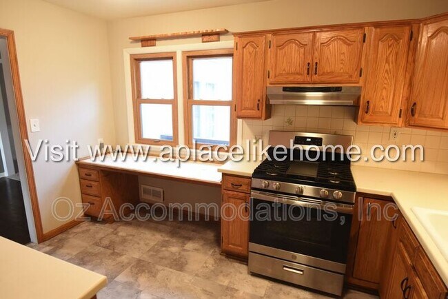 Building Photo - 9539 Kessler St