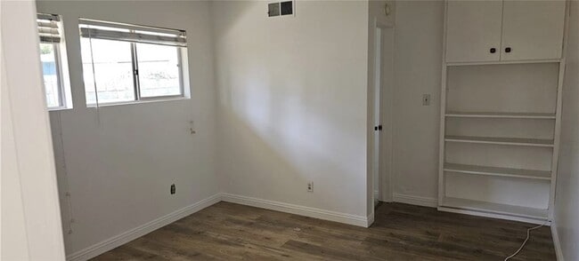 Building Photo - 1081 Wass St
