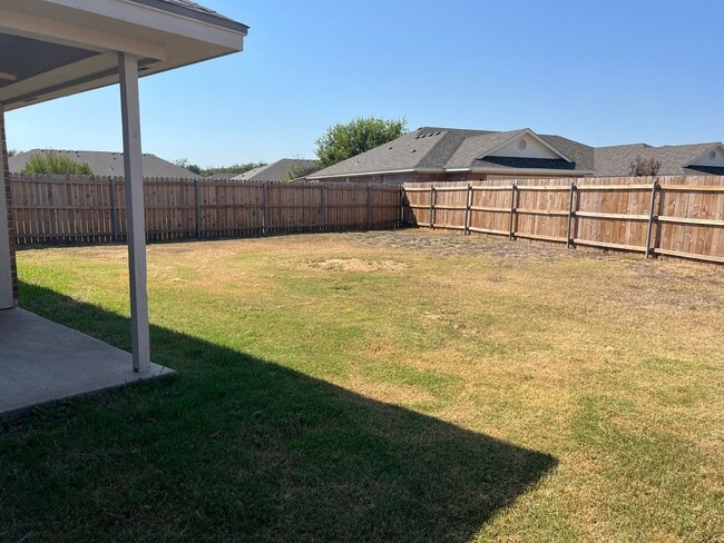 Building Photo - Cougar Ridge III Duplex