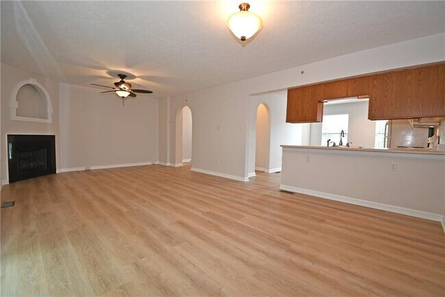Building Photo - 2291 Flint Dr