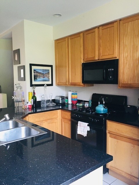 Building Photo - 556 E 32nd St