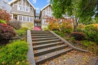 Building Photo - Sun Soaked 2 bedroom 1 bath unit off Piedm...