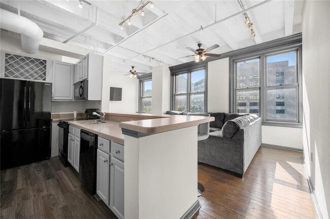 Building Photo - 32 Peachtree St NW