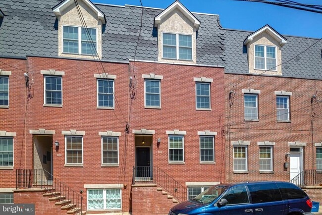 Building Photo - 2631 Catharine St