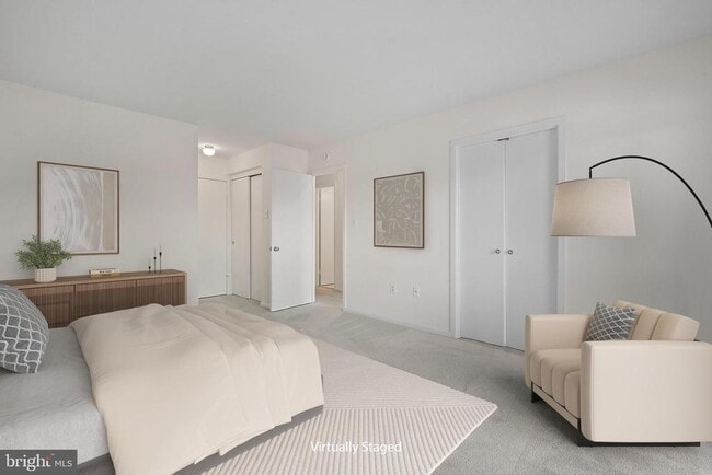 Building Photo - 2006 Lakebreeze Way