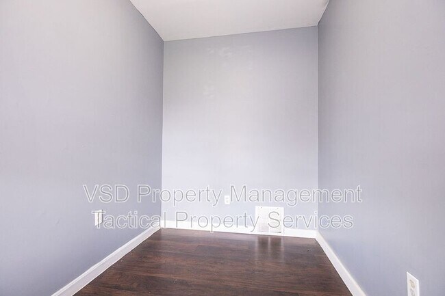 Building Photo - 3484 W 60th St