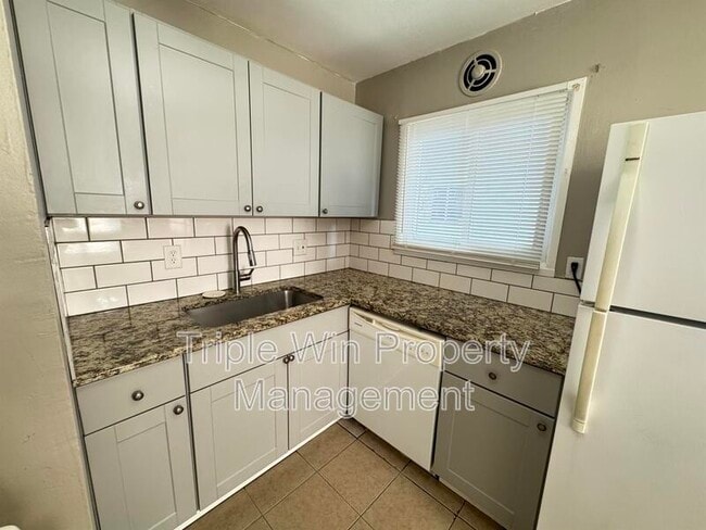 Building Photo - 915 Mullanphy Ln
