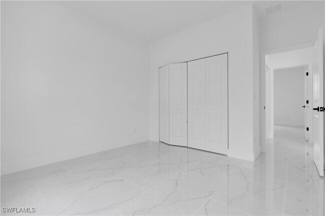 Building Photo - 100 W 11th St