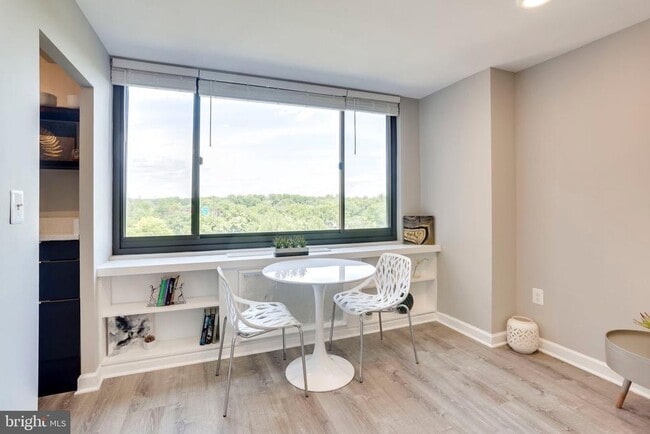 Building Photo - 1021 Arlington Blvd