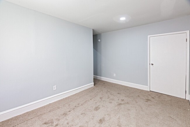 Building Photo - 3 Bedroom, 1.5 bath home in the City of Wilmington