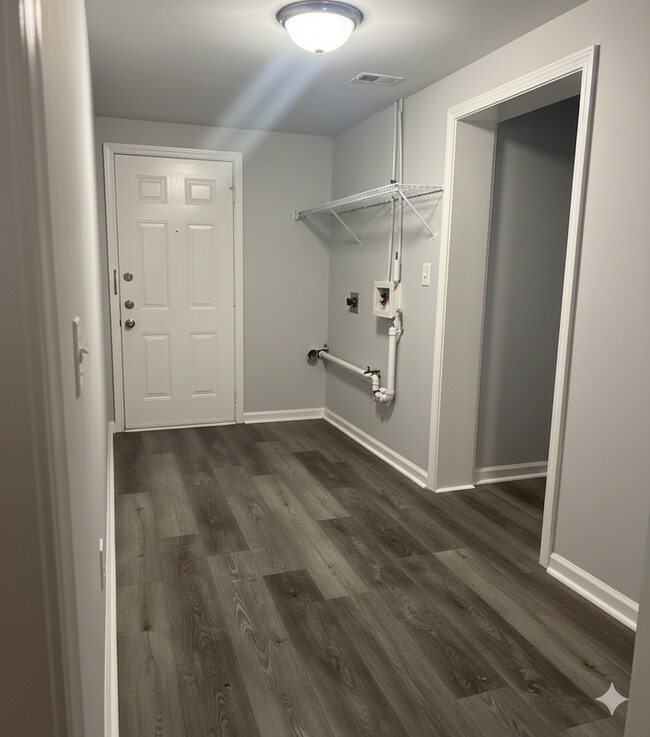 Building Photo - 1904 Lincoln St