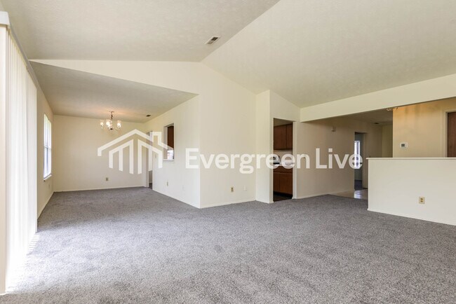 Building Photo - 8688 Deer Hollow Dr