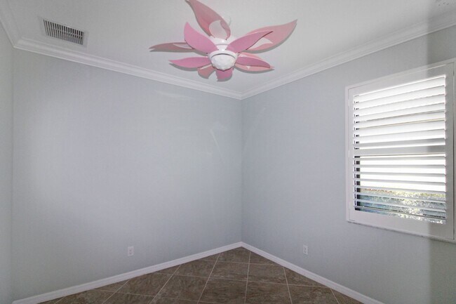 Building Photo - Sarasota National Annual Pool Home for Rent