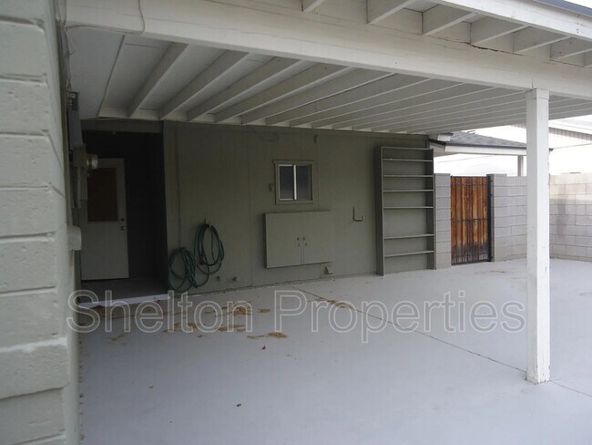 Building Photo - 1041 W 18th St