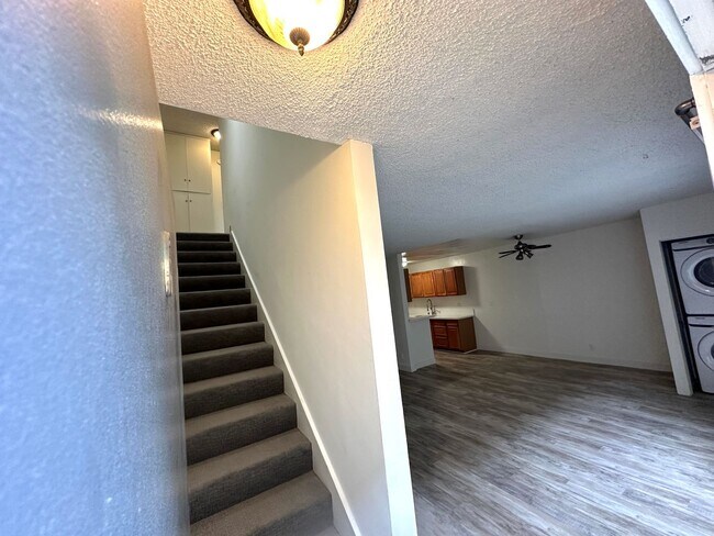 Building Photo - 12117 Pacific Ave