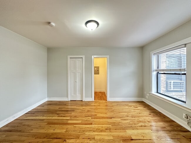 Building Photo - 555 W Arlington