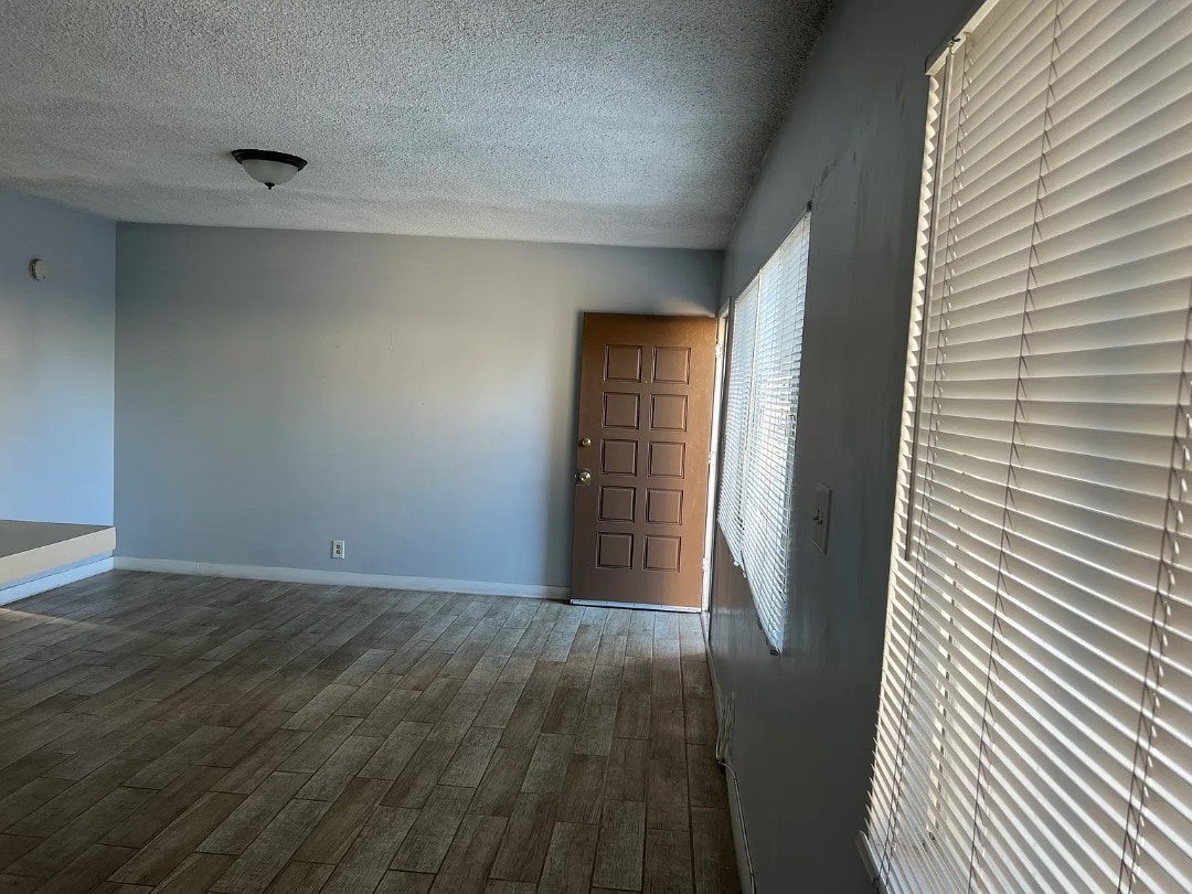 Building Photo - 9318 Victoria Ave