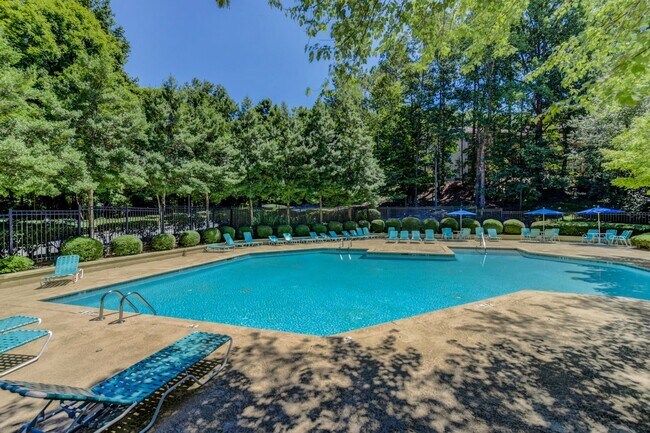 Building Photo - Charming 2BR Condo in Atlanta