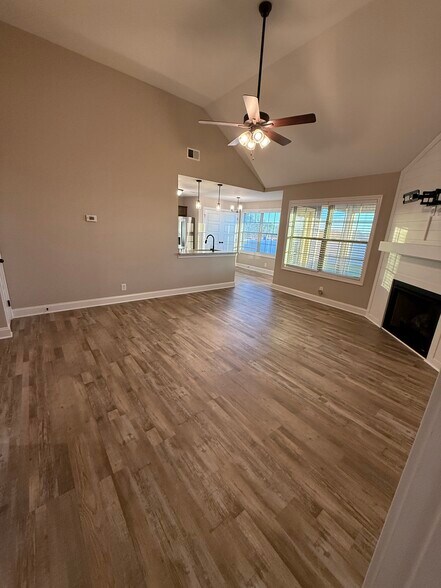 Building Photo - 1100 Cardinal Creek Dr