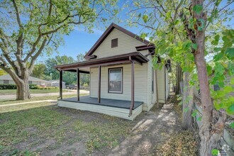 Building Photo - Remodeled 3 Bedroom Home