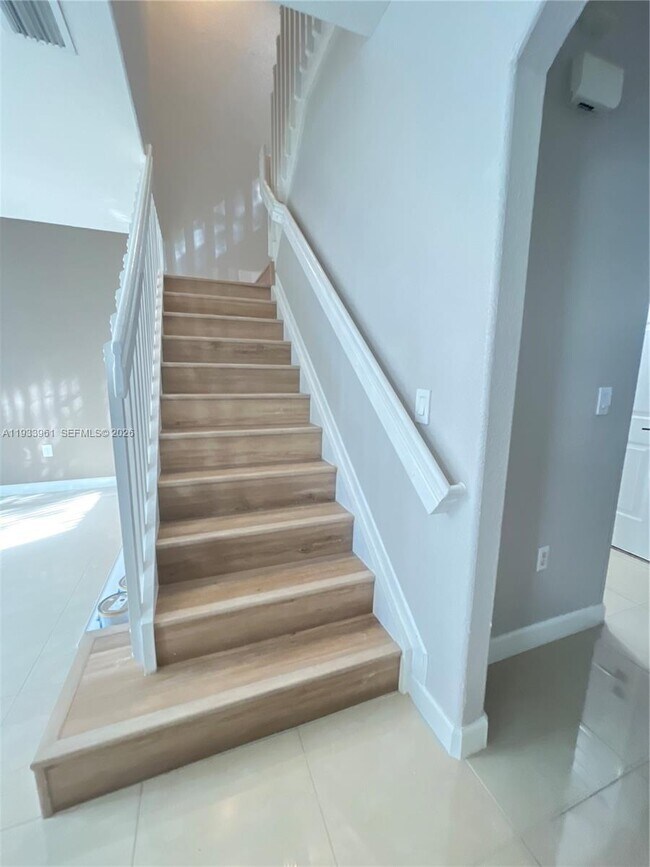 Building Photo - 8472 SW 29th St