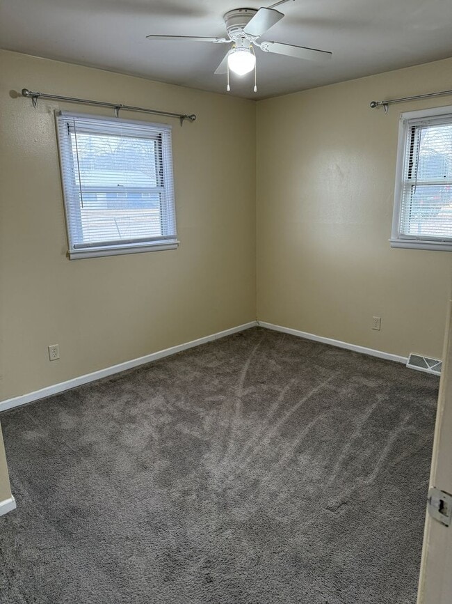 Building Photo - ~Applications Pending~ 2 bedroom, 1 bath Home for Rent