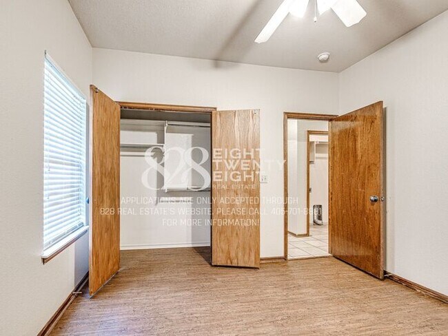 Building Photo - *AVAILABLE NOW!* CUTE 3 BED/2 BATH DUPLEX IN NORMAN!