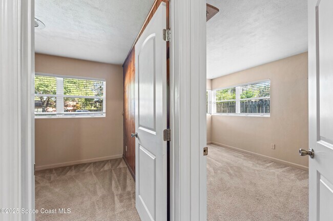 Building Photo - 2108 Bignonia St