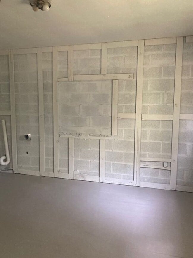 Building Photo - Gulfport 2 Bedroom