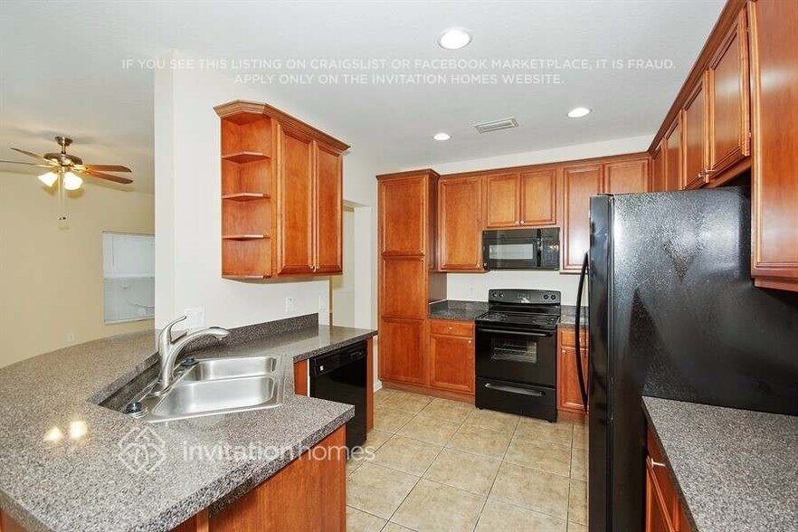 Building Photo - 10627 Cypress Trail Dr