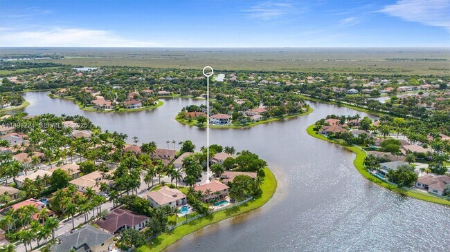 Building Photo - 926 Marina Dr