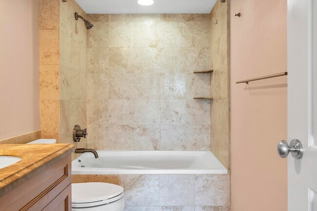 Building Photo - 2500 E Las Olas Blvd