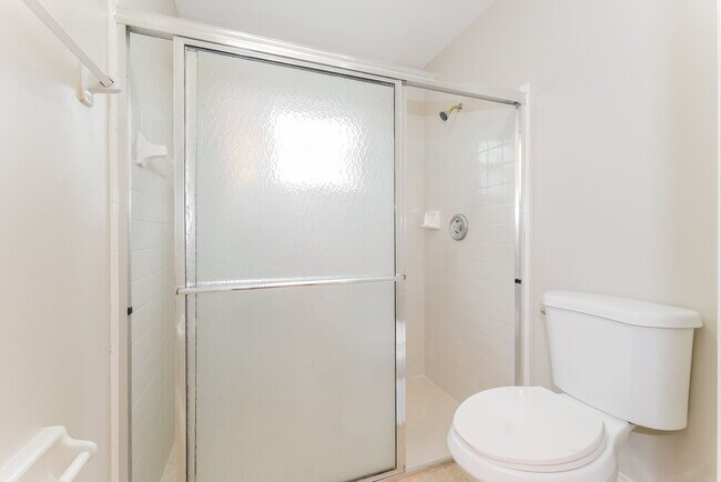 Building Photo - 180 Heatherwood Dr