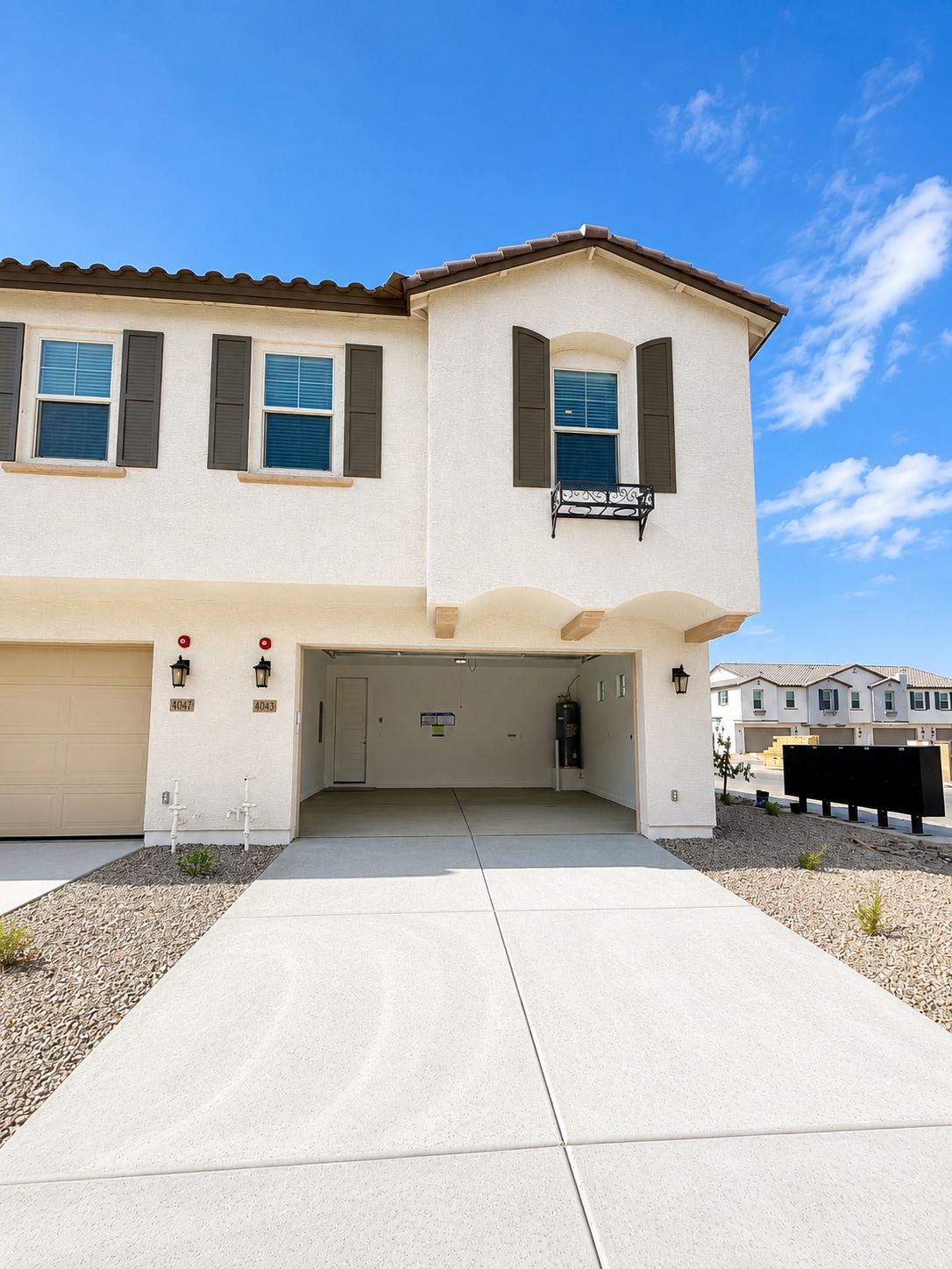 Building Photo - 4043 E Brisa Dr