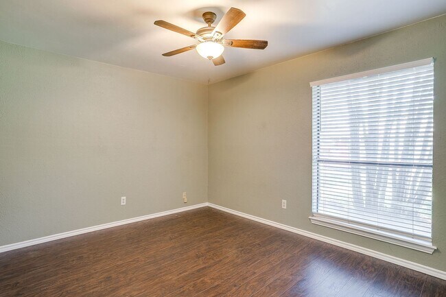 Building Photo - Spacious 3 Bed. 2 Bath Rental Ready for New Tenants- HEB ISD- 76040