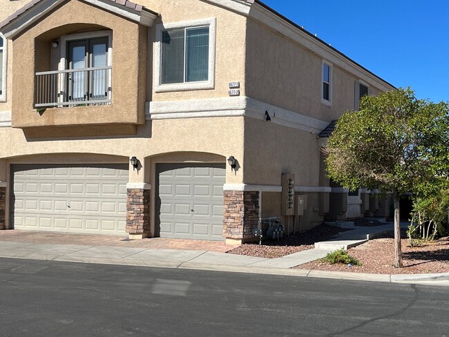 Building Photo - 2 bed/2bath Townhome in Aliante