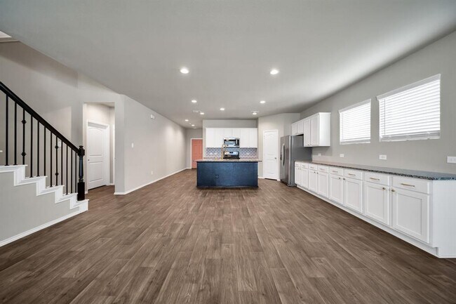 Building Photo - 22614 Petrizzi Ln