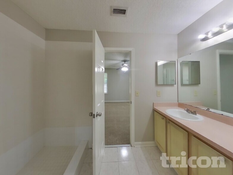 Building Photo - 2024 Farm Way