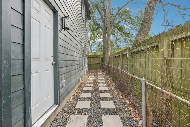 Building Photo - 1410 Elliott St