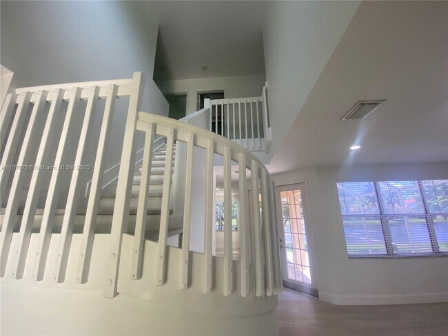 Building Photo - 241 E Bayridge Dr