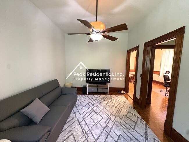 Building Photo - Furnished 1bd/1ba Midtown Duplex!