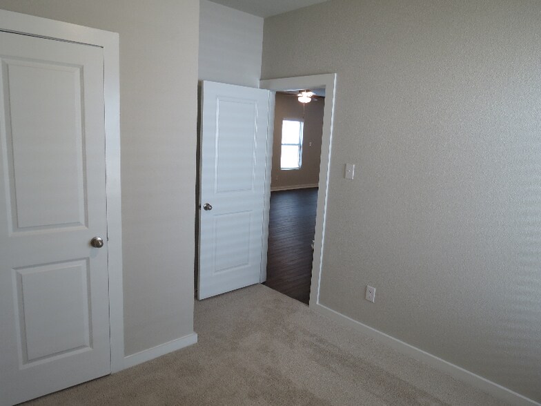 Building Photo - 12135 Ridge Top Dr