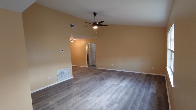 Building Photo - 10930 Brightside Dr