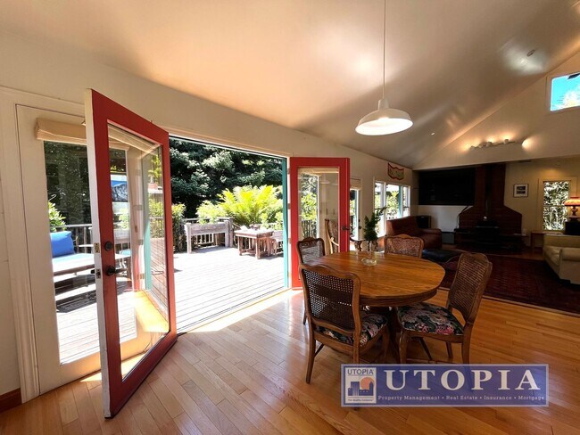 Building Photo - Beautiful, custom finished home in Aptos, ...