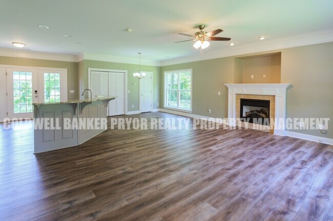 Building Photo - 1601 Bush Rd