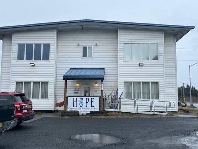 Primary Photo - 917 Mill Bay Rd