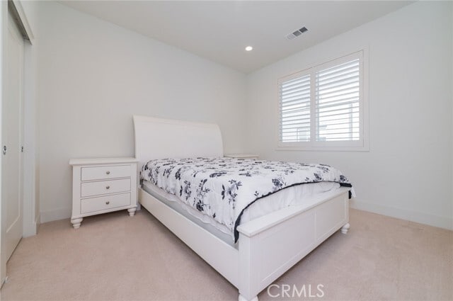 Building Photo - 119 Novel