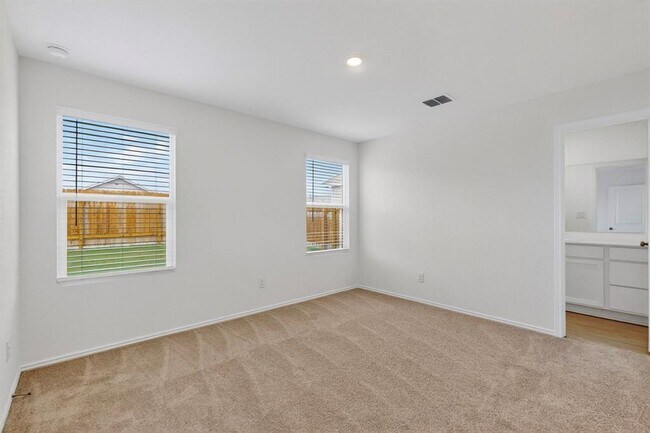 Building Photo - 178 Sormonne Lp