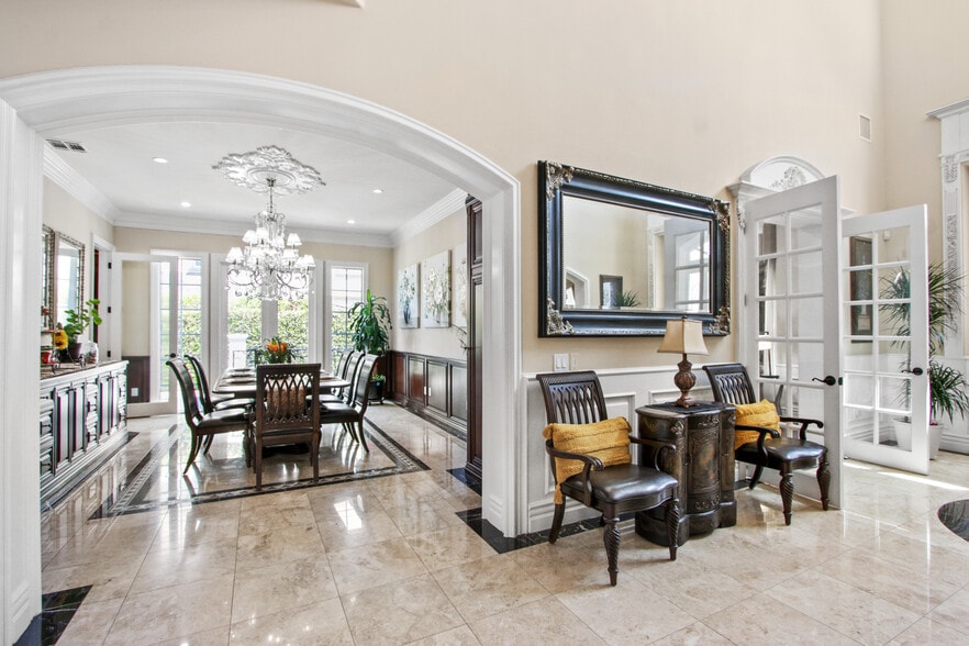 Building Photo - 1117 Encanto Dr